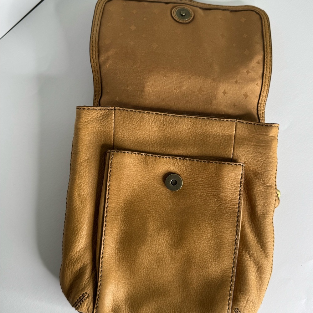 FOSSIL SOFT BEIGE TAN GENUINE LEATHER SMALL MESSENGER SHOULDER BAG HANDBAG PURSE - Picture 5 of 7